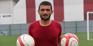 A milli takım, i̇talya yenilgisinin ardından galler'le karşı karşıya gelecek. Bursaspor Un Yeni Sol Beki Umut Meras