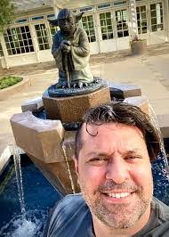 Gloria Wargo's Instagram, Twitter & Facebook