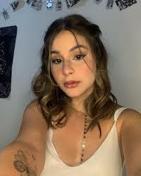 Anna Koppel's Instagram, Twitter & Facebook