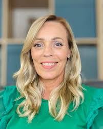 Sally Moore's Instagram, Twitter & Facebook