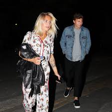 Massive congratulations to victor and maja lindelöf on the birth of their child! Manchester United Player Victor Lindelof S Fiancee Complains About Disgusting Old Trafford Box Prices Manchester Evening News