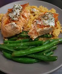 Pesto and sundried tomatoes give this salmon dish a distinctly mediterranean feel. Mediterranean Salmon W Dill Sauce Green Beans And Za Atar Couscous Hellofresh