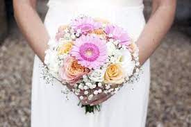 Daisy bouquet delivery in charming yellows, whites, oranges, and lavenders are beautifully arranged with other fresh flowers to create a striking. Gerbera Daisy Wedding Bouquet Prices Off 76 Buy