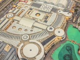 The dubai mall is dubai's largest shopping mall, located next to burj khalifa with over 1200 shops and entertainment experiences. Shopping Malls In Dubai Haben Wieder Geoffnet Mit Einschrankungen
