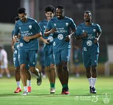 واضح انهم بيدبسون النادي بفهر ونرجع لنفس السيناريو السابق بعد شهر يتضاربون ويطلع فهر ويتحلطم والنادي عليه ديون ونستمر على نفس الروتينن والتعب والنكد كله. Ø§Ù„Ø±Ø¦ÙŠØ³ Ø§Ù„ØªÙ†ÙÙŠØ° Ø§Ù„Ø³Ø§Ø¨Ù‚ ÙÙŠ Ù†Ø§Ø¯ÙŠ Ø§Ù„Ø£Ù‡Ù„ÙŠ ÙŠØªØ­Ø¯Ø« Ø¹Ù† ÙƒÙˆØ§Ù„ÙŠØ³ Ø¥Ù‚Ø§Ù„ØªÙ‡ ÙÙŠØ¯ÙŠÙˆ Ø§Ù„ØªÙŠØ§Ø± Ø§Ù„Ø§Ø®Ø¶Ø±