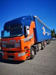 Tracteur Renault Premium Et Une Semi Remorque Premium 440 Dxi Bo Te Automatique Annee 2009 Semi Remorque En Tr S Kebetu Da Semi Remorque Remorque Tracteur