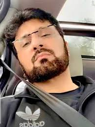 The best thing about B&W picture is that you can fill it with any color  according to your mood at any time. #peace #blackandwhite #blue #mood  #quiet #romantic