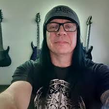 Paul Allender's Instagram, Twitter & Facebook