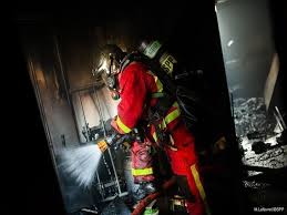 Plus précises et 4 fois par jour. Val De Marne A L Hay Les Roses Une Maison En Feu Apres L Explosion D Un Chauffe Eau Actu Val De Marne