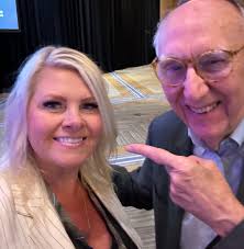 Rebecca Malmquist (@rlmalmquist)