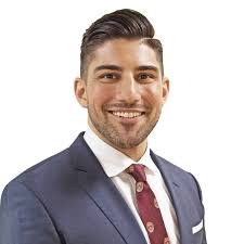 Helpful stretches for a pain in the butt! In today's video, we have a  special guest, physical therapist Dr. Heidi Gastler @mtn2seapt,  demonstrating some awesome exercises for butt pain coming from sciatica