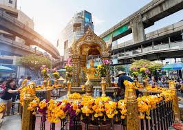 4 faces buddha in is the most famous tourist destination in bangkok city. Erawan Shrine In Bangkok Where Is The Four Faced Buddha And How To Visit