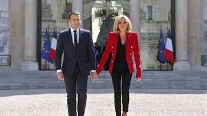 La première dame de france, brigitte macron, a passé son enfance à amiens, dans la somme, au sein d'une famille nombreuse, bourgeoise et aimante. Madame La Presidente Un Livre Leve Le Voile Sur Le Role De Brigitte Macron A L Elysee Lci