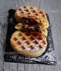 Il Faut De La Pate Feuilletee Du Nutella Du Sucre Glace Etaler Un Peu De Nutella Sur Des Petits Disques De Pate Feuill Nutella Recette Recette Gaufres