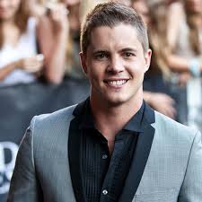 Ruffo starred in the australian soap opera home and away as chris harrington for three years from 2013 to 2016. Exclusive Johnny Ruffo To Leave Home And Away Star Signs To Us Management 9celebrity
