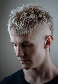 The signature scarlet 'do was the work of hairdresser suzi ronson. Blonde Mullet Haircuts 2020 Haare