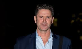 Cairns finished his test career with a batting average of 33.53 and a bowling average of 29.40. Nr470wgxrmndm