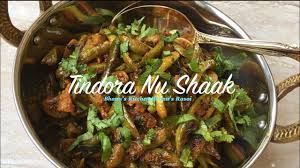 After it stops spluttering add the onion and garlic and saute till light brown. Gujarati Style Tindora Nu Shaak Stir Fried Style Tindora Tendli Giloda Ivy Gourd Recipe Youtube