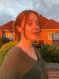 Sara Bak (@ikkesarabak) • Threads, Say more