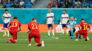 Russland durchlief die qualifikation ebenso wie belgien in der nahezu alle spieler, die im aktuellen kader der russischen nationalmannschaft stehen sind auch in. Em 2021 Belgien Kniet Russland Bleibt Stehen Sport Sz De