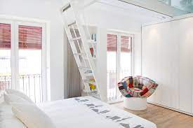 La camera da letto è il luogo del riposo ma non solo: Poltrone Di Design E Moderne E Poltroncine Da Salotto Lago Design