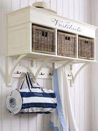 Bad einrichten maritim badezimmer einrichtung maritim, badezimmer dekorieren ideen youtube, deko maritim bad ezimmer waschtisch weiss spiegel, badezimmer maritim, maritimer landhaus toilettenpapier und rollenhalter, badezimmer deko ideen im maritim look zum selbermachen. Einrichten Im Maritim Look Und Deko Selbermachen Wohnen Ahoi
