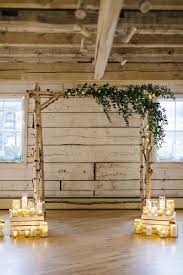 With the help of fiftyflowers.com, we're going to show you exactly how you can make your own. 25 Chic And Easy Rustic Wedding Arch Altar Ideas For Diy Brides Elegantweddinginvites Com Blog