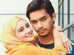 Pasangan selebriti romantik aeril zafril dan isterinya, wawa zainal terkenal dengan wajah yang sama manis antara mereka. Keluarga Bahagia Aeril Zafrel Wawa Zainal Youtube