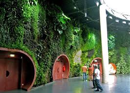 15 Incredible Vertical Gardens Around The World Avec Images Patrick Blanc Jardinieres Verticales Jardin Murale