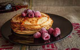 Pancakes              Descubre esta rica receta de pancakes la lechera para cocinar en casa y disfrutar en familia. Cocina ju