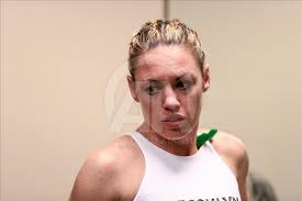 Amerikalı kadın boksör Hardy, Meksikalı rakibi Torres'i yendi