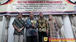 Agar kartu ucapan selamat menjadi lebih berkesan, anda dapat menggunakan beberapa kalimat berikut ini. Berita Pemerintah Kabupaten Tanah Datar Pisah Sambut Kapolres Bupati Irdinansyah Sampaikan Terima Kasih Atas Sumbangsihnya