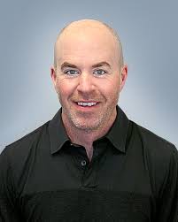 Ian Auld's Instagram, Twitter & Facebook