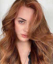 The MAJIREL Iconic Colour Trend Collective results were simply 👌 by  @parlourhair Global root colour Majirel 6.53 + 12.5vol, mid lengths Majirel  7.35 + 20vol, focal front area Majirel 1/2 8.04, 1/2 8.2 + 20vol .