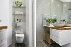 Che si tratti di un bagno piccolo e rettangolare, piuttosto che di un qualsiasi altro ambiente domestico un pó sacrificato l'imperativo è sempre il medesimo, ovvero: Come Arredare Un Bagno Piccolo Crea La Casa