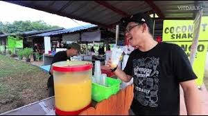 Pada saya, kita malaysian, raya cina ker, raya puasa ker, raya deepavali ker , raya gawai keamatan ker… Restoran Raj Banana Leaf Milik Datuk Lee Chong Wei