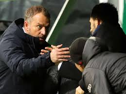 Rummenigge fordert von salihamidžić und flick zusammenhalt. Fc Bayern Flick Und Salihamidzic Im Stile Einer Doku Soap Jetzt Schreitet Der Sonnyboy Ein Fc Bayern