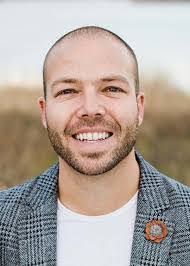 Shawn Evers's Instagram, Twitter & Facebook