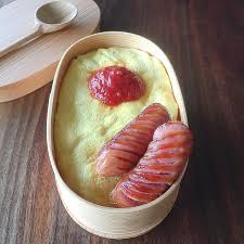 おはようございます 6月22日 私のお弁当 オムライスとウインナー 半端ない 葉っぱない 巷で流行ってる言葉を使いたがる人 そして いじりたがる人 半端ない手抜き 葉っぱ 葉物 ない弁当 主人が胃と大腸の検査の food breakfast