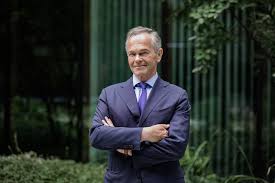 Poti sa zugravesti locuinta, sa pui termopane, sa pui centrala termica, sa schimbi gresia, faianta si parchetul din sufragerie si multe, multe altele. Treichl Ceo Erste Bank Despre SituÈ›ia Bcr Banca Pentru LocuinÈ›e DacÄƒ Vom Fi TrataÈ›i Cu Respect Vom RÄƒmane DacÄƒ Nu Vom Inchide Hotnews Mobile