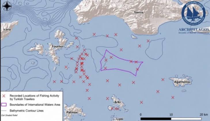  Τουρκικές μηχανότρατες ρημάζουν – ΑΝΕΝΟΧΛΗΤΕΣ – το Αιγαίο