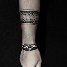 Gambar tato batik di tangan. Facebook