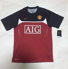 Buy official man united training kit including polo shirts, tracksuits, sweat tops, pants and more. Authentic Manchester United Training Kit Sports Sports Apparel On Carousell