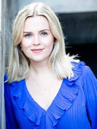 Fyra unga sångare klara för Wallstudion 2026–2028 till Kungliga Operans och  Wallstiftelsens program för ung operatalang. Det är sopranen Minna Tägil,  mezzosopranen Wilma Kvamme (bild), barytonen Karl Söderström och den  brittiska sopranen