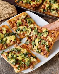 Delicious Chickpea Spinach Pizza With A Sweet Potato Crust Created By Elavegan Shared Via Glowingplants Glow Spinach Pizza Vegan Meal Plans Food