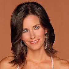 By signing up, i agree to the terms and privacy policy and to receive emails from popsugar. Filmografie Courteney Cox Fernsehserien De