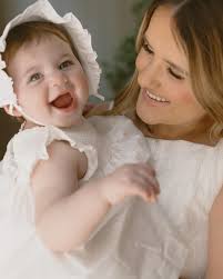 ONE MONTH!!🎀 Emma Rae is already a month old!! Where does time go?!  Watching you grow is so bitter sweet! So grateful you're my daughter! I  love you!