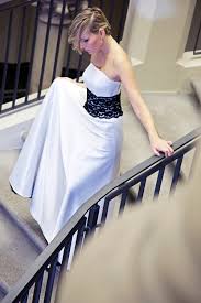 Check spelling or type a new query. Brautkleid Schwarz Weiss Aus Satin Kleiderfreuden