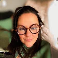 The best leadership lesson I learned in 2025? Be more yourself, not less.  Over the past year, I worked with several coaches, mentors, and colleagues  at Springville Museum of Art, Utah to