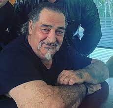 Ο νίκος χατζηνικολάου υποδέχτηκε στο «ενώπιος ενωπίω» τον βασίλη καρρά. Vasilis Karras The Official Fan Club Fotos Facebook